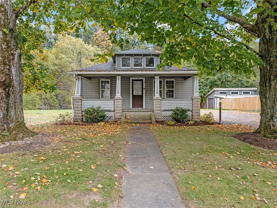 1st image of 386 Crawford St
