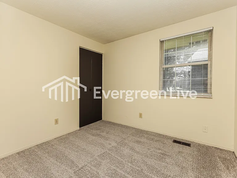 7724 Mount Hood Dr — Photo 13