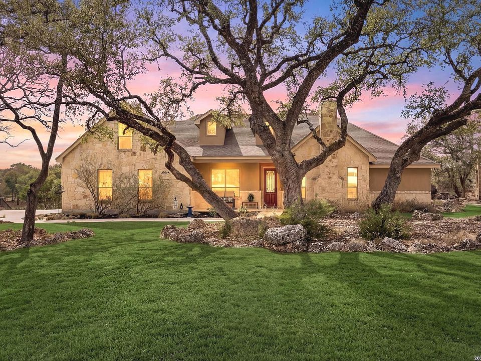 1st image of 541 Saxet Trl