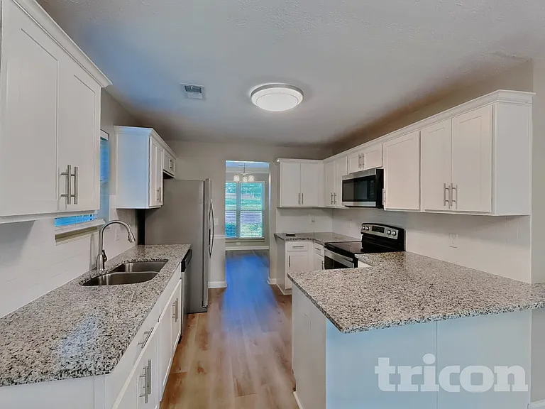 107 Charleston Ct — Photo 7