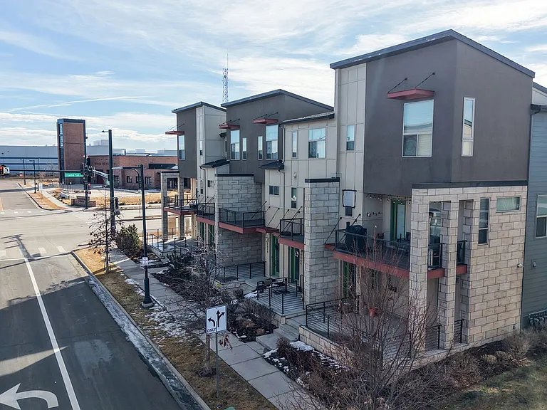 9076 E 50th Ave — Photo 32