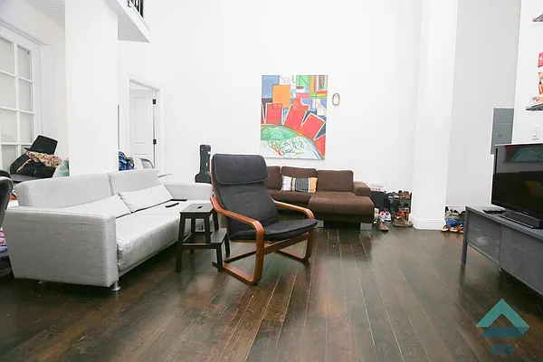 Rented by EXR | media 14