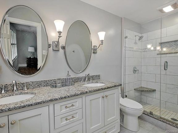 3rd image of 103 Woodhall Dr
