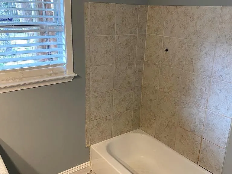 8410 Sonneville Dr — Photo 11