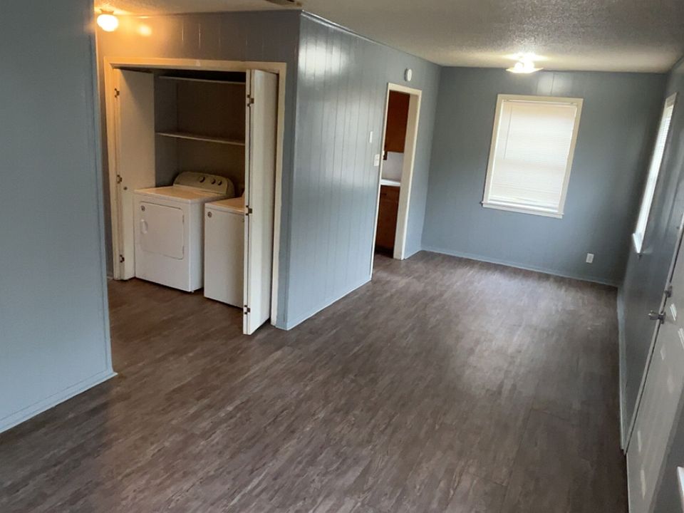 1st image of 502 1st St #3