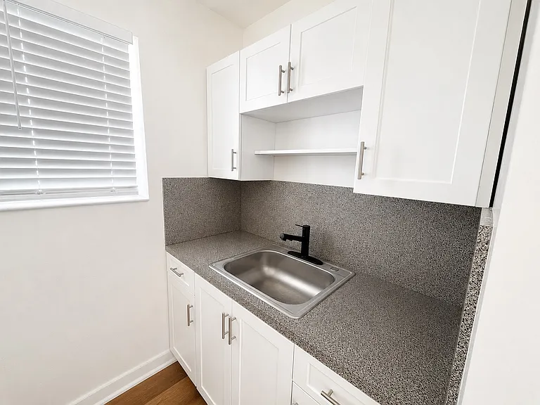 500 #15 - kitchen