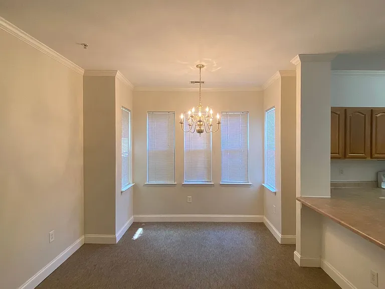 Hillcrest Apartments — Photo 5