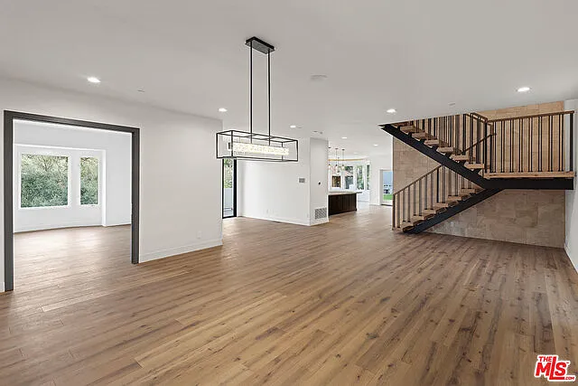 3373 Coldwater Canyon Ave — Photo 7