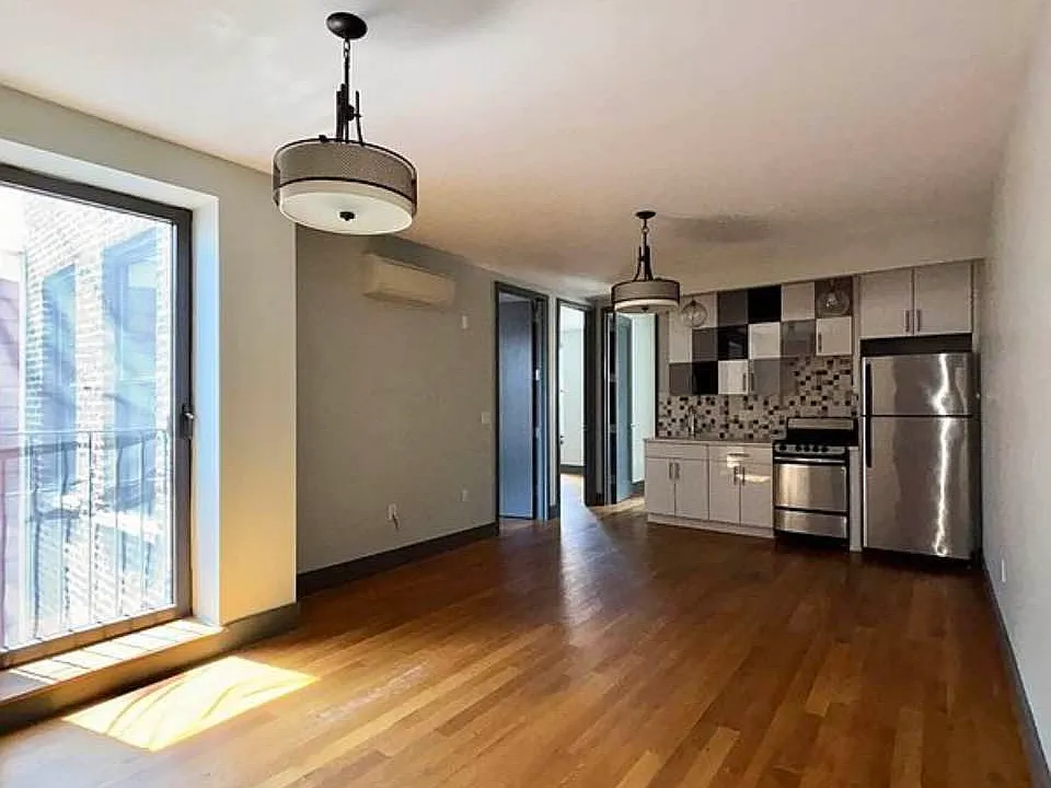 996 Willoughby Ave #5
