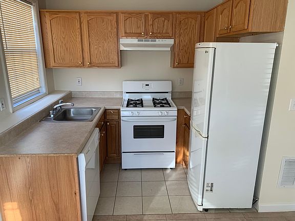 5th image of 234 Grimsby St #1
