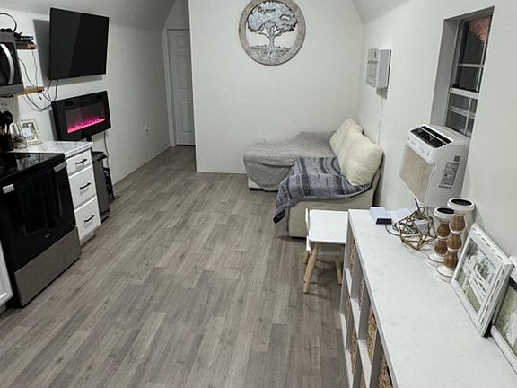 3rd image of 11340 Upper Creek Rd