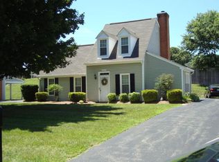 3217 Winterberry Dr, Roanoke, VA 24018