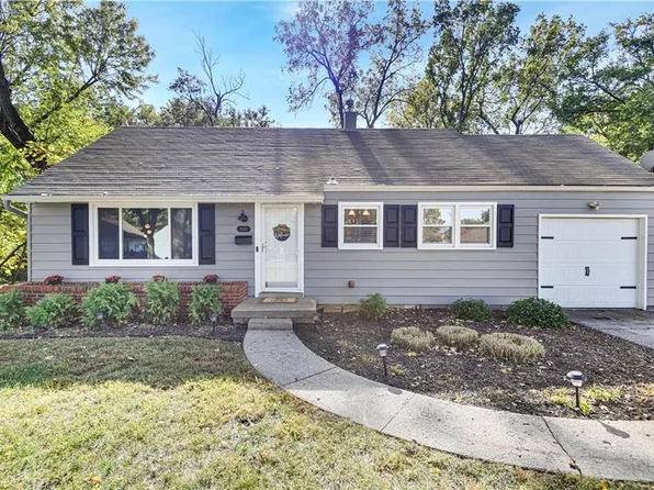 6611 W 73rd St, Overland Park, KS 66204