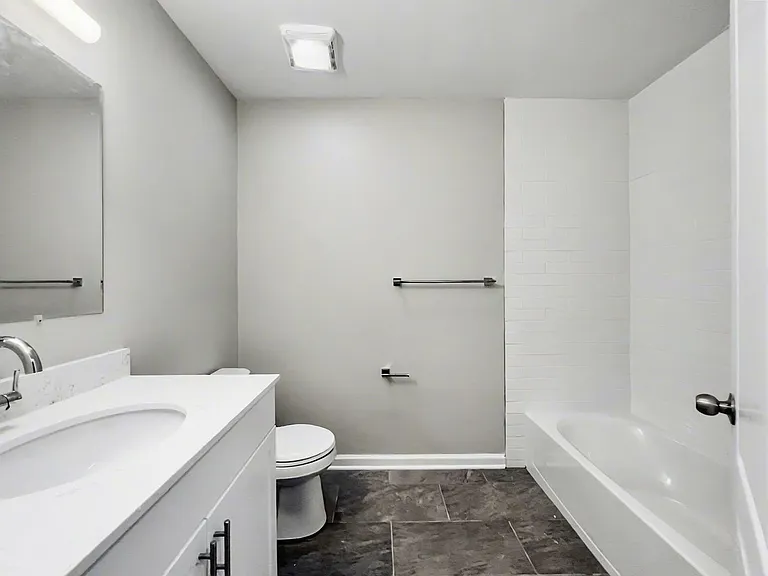 514-536 Crooked Ln — Photo 32