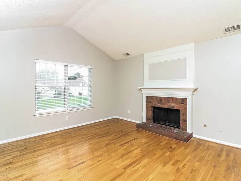 2991 Heather Lake Dr — Photo 7