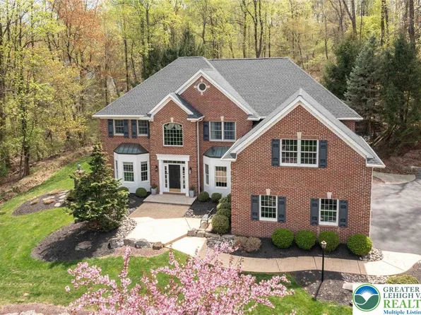 5572 Northwood Dr, Center Valley, PA 18034