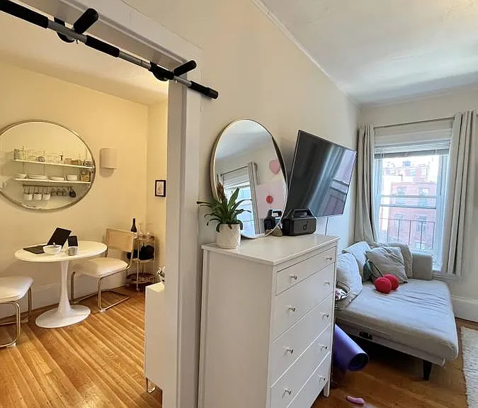 523 Beacon St #8 — Photo 5
