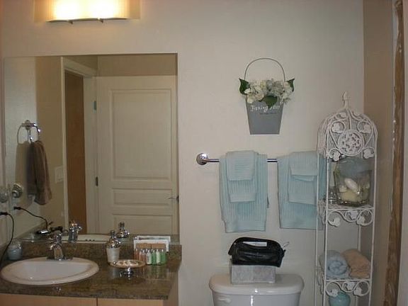 2nd image of 300 W Beech St Unit 1207