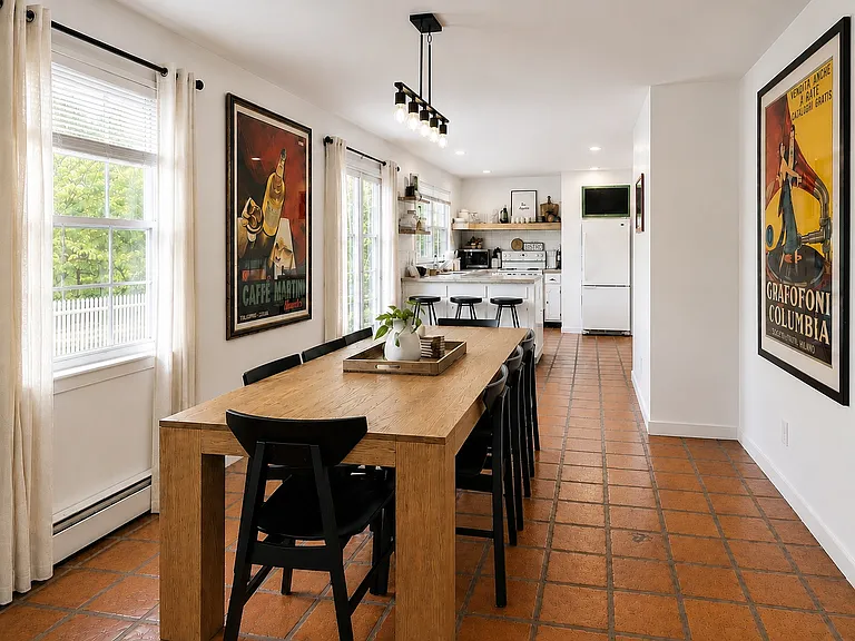 9 Actors Colony Rd — Photo 11