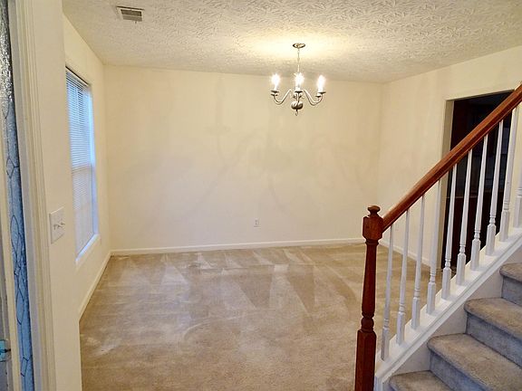 3rd image of 3049 Many Oaks Park