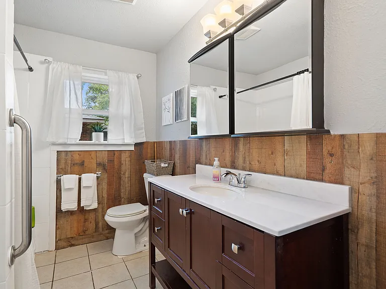 6418 Onyx Dr N — Photo 15