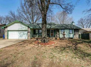 1604 E Oak Forest Rd, Derby, KS 67037