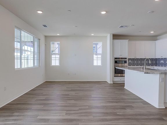 4th image of 4636 Estrella Dr