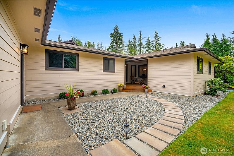 3rd image of 5830 Mission Road
