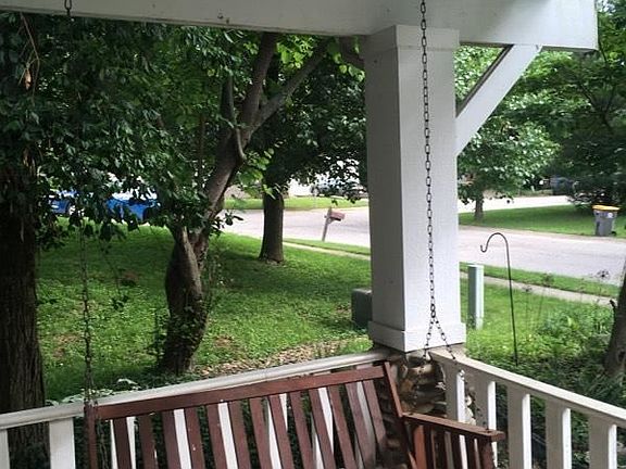 4th image of 1044 E Chris Ln
