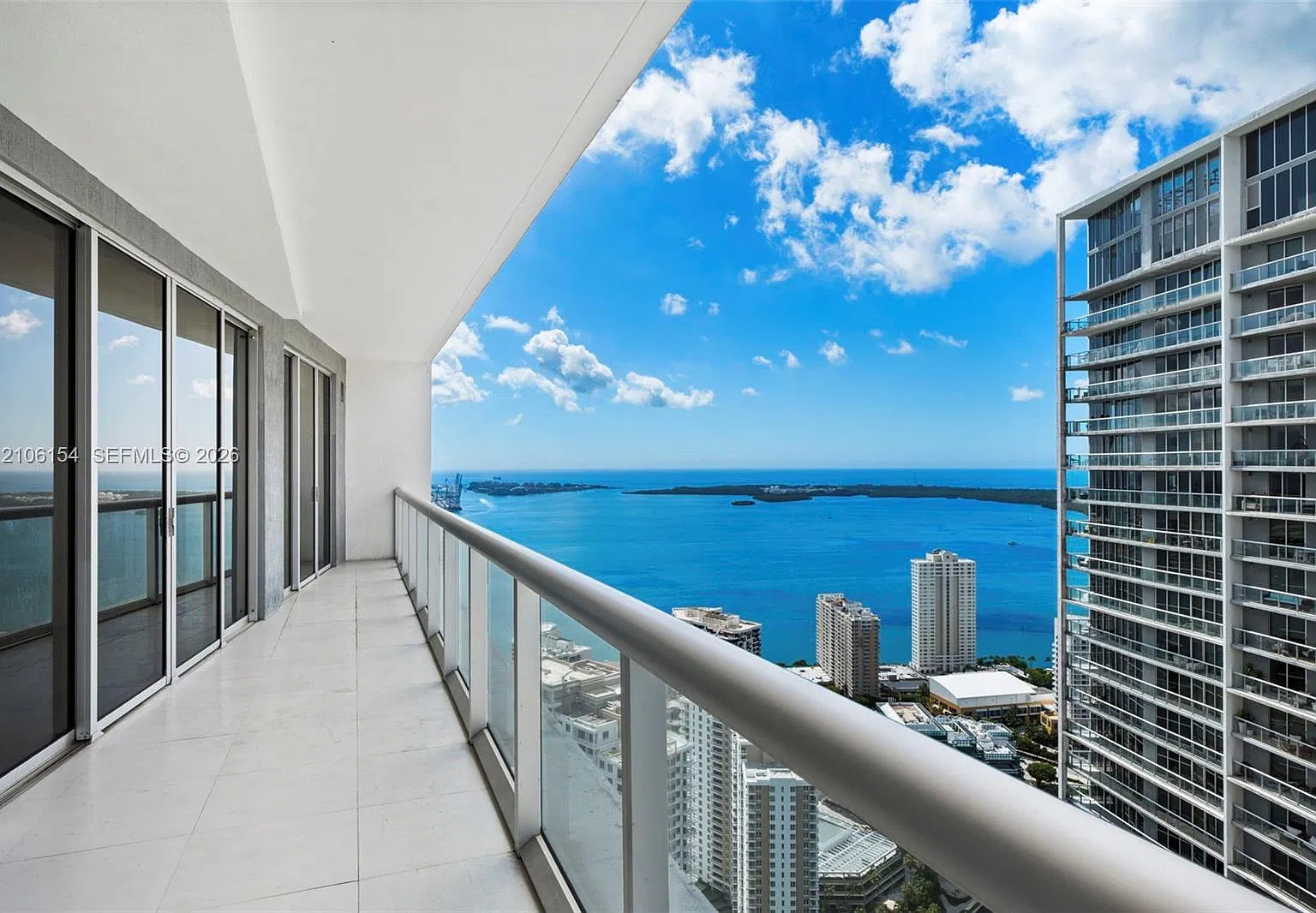 Iconbrickell Condo No 1 — Photo 1