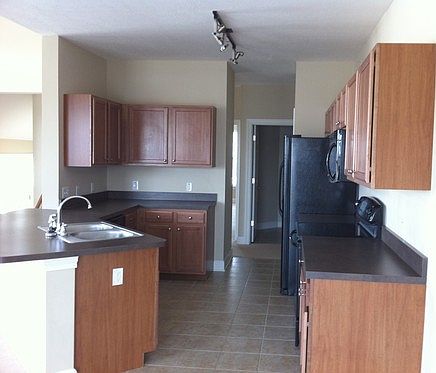 4th image of 2700 Hibiscus Way APT 6