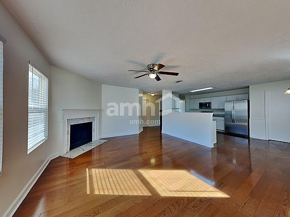 5th image of 1008 Montrose Dr