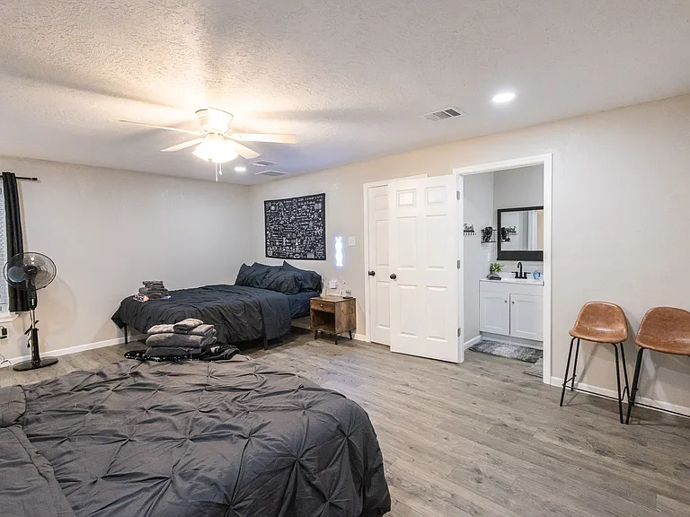 1112 S Dexter Dr — Photo 13