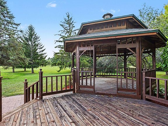 5th image of 3979 Townline Rd