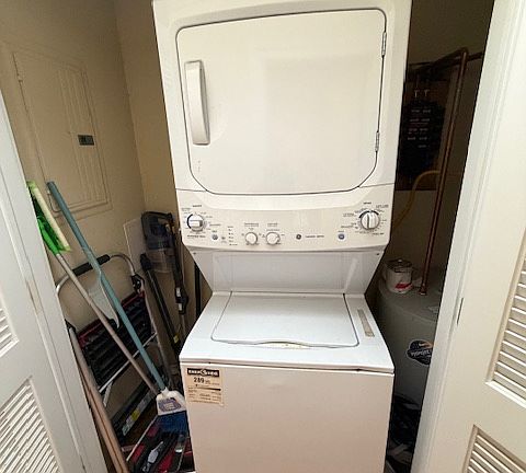 5th image of 827 Corinthian Ave Unit 3