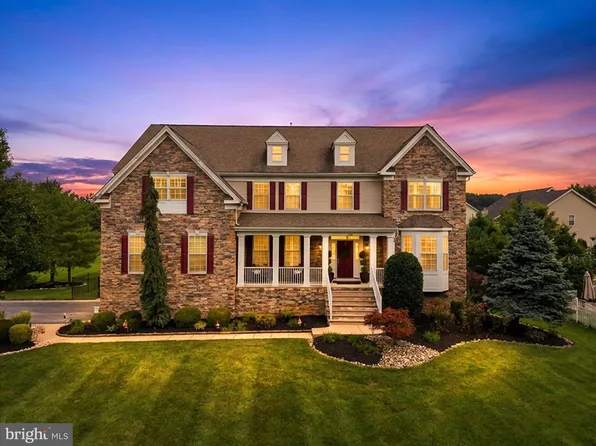 237 Leffler Cir, Florence, NJ 08518