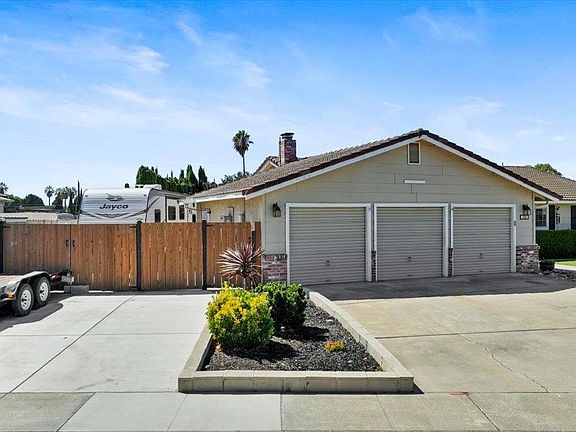 5th image of 1290 Saint Francis Dr