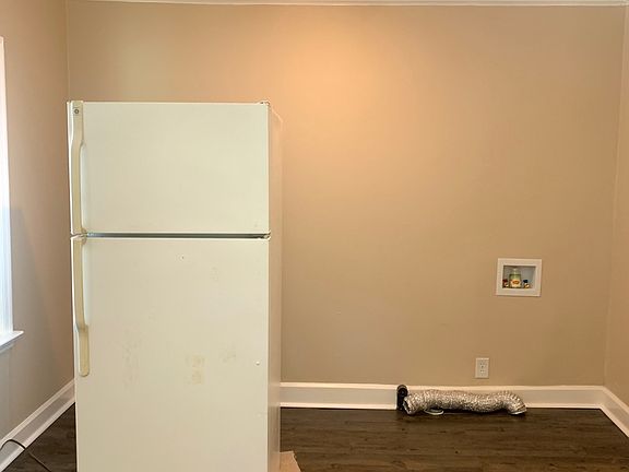 5th image of 1429 Grimes St