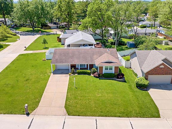 2nd image of 11922 Loxley Ln