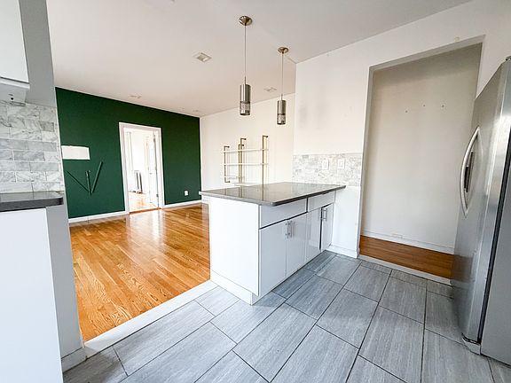 3rd image of 545 Edgecombe Ave APT 2B