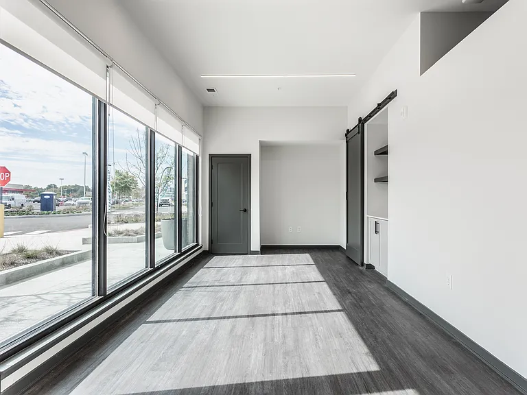 AYR Apartments — Photo 24