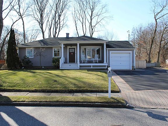 3rd image of 30 Hollo Dr
