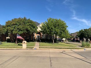 2200 Olivia Ln, Arlington, TX 76012