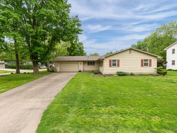 3324 34th Avenue Ct, Rock Island, IL 61201