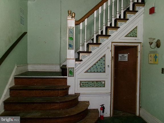4th image of 2206 W Tioga St