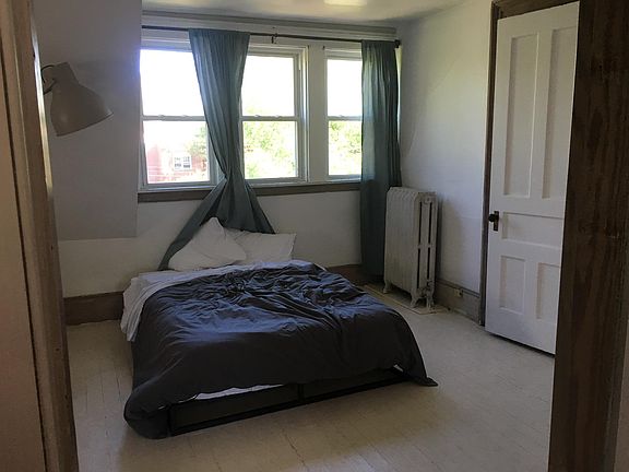 5th image of 730 Whitney Ave APT 3