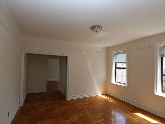 4th image of 555 Ovington Ave #B36