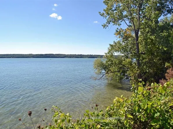 28 Loyalist Pkwy, Greater Napanee, ON K0H 1G0