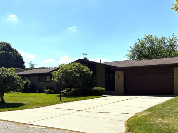 20210 Anita St, Clinton Township, MI 48036