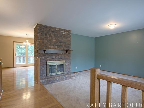 2nd image of 1021 Elmdale St NE